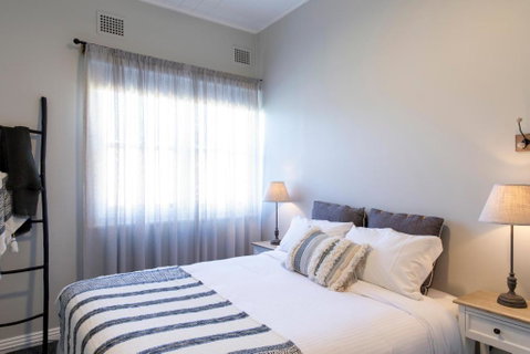 Robertson Public House And Kitchen - Dalby Accommodation 2