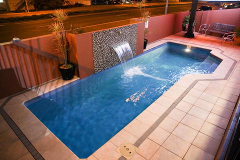 Rocky Resort Motor Inn - Dalby Accommodation 2