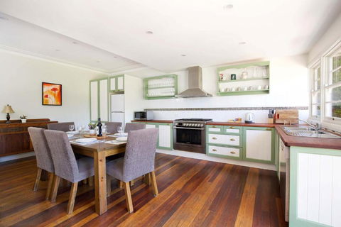 Rodova Cottage - Dalby Accommodation 1