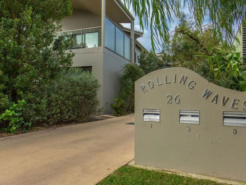 Rolling Waves No 2 - Dalby Accommodation 0