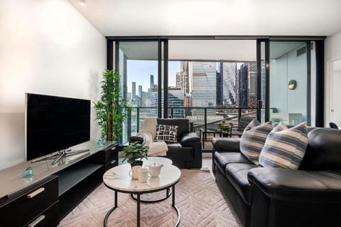 Rooftop Pool 2BR Apartment At Marvel Stadium With Free Parking - Dalby Accommodation 1