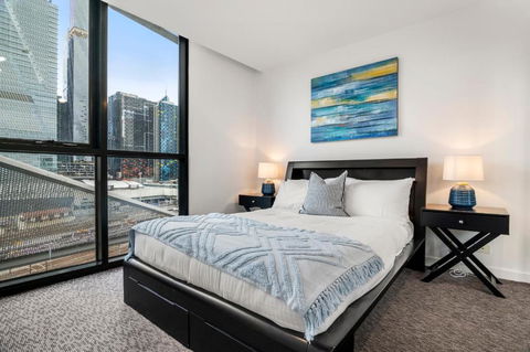 Rooftop Pool 2BR Apartment At Marvel Stadium With Free Parking - Dalby Accommodation 3