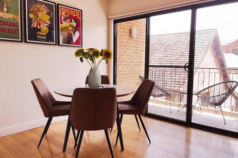 Rooftops On Henrycentre Of West End Cafes - Dalby Accommodation 2
