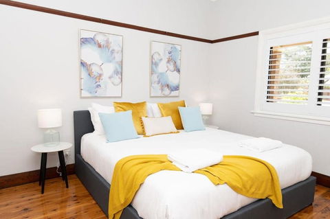 Rose Hill On Hamer, 1940s Charming Cottage Near Cook Park - Dalby Accommodation 1