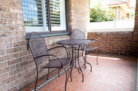 Rose Hill On Hamer, 1940s Charming Cottage Near Cook Park - Dalby Accommodation 3