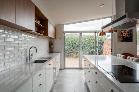 Rose Villa Heritage Home With Parking & WiFi - Dalby Accommodation 2