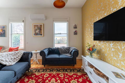 Rose Villa Heritage Home With Parking & WiFi - Dalby Accommodation 3
