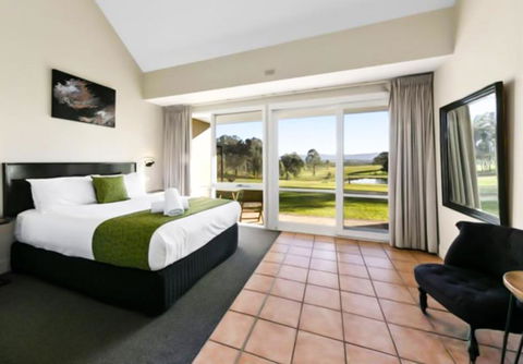 Rothbury Downs - Dalby Accommodation 0