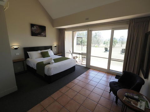 Rothbury Downs - Dalby Accommodation 3