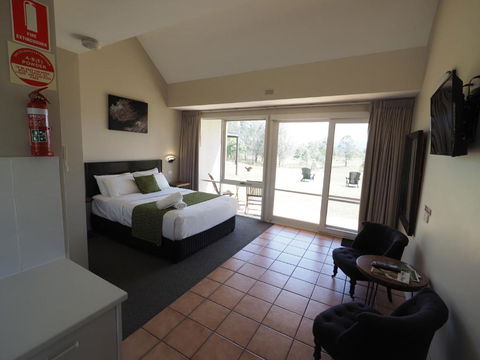 Rothbury Downs - Dalby Accommodation 1
