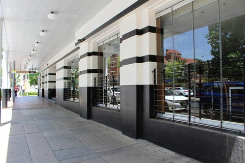 Royal Hotel Orange - Dalby Accommodation 1