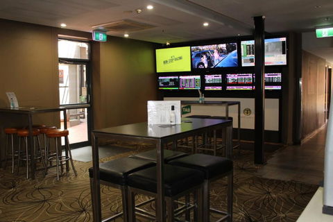 Royal Hotel Orange - Dalby Accommodation 2