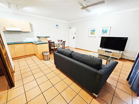 Royal Palm Villas - Dalby Accommodation 0