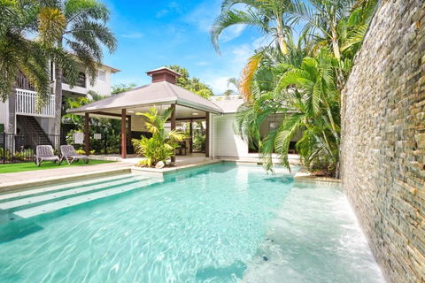 Royal Pavillions City Escape - Dalby Accommodation 0