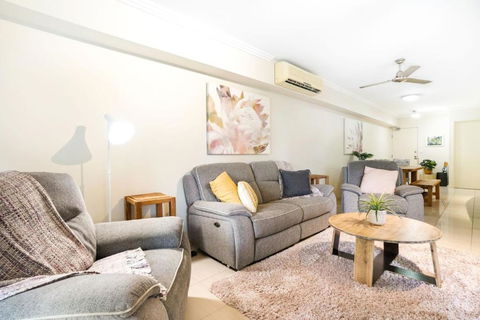 Royal Pavillions City Escape - Dalby Accommodation 3