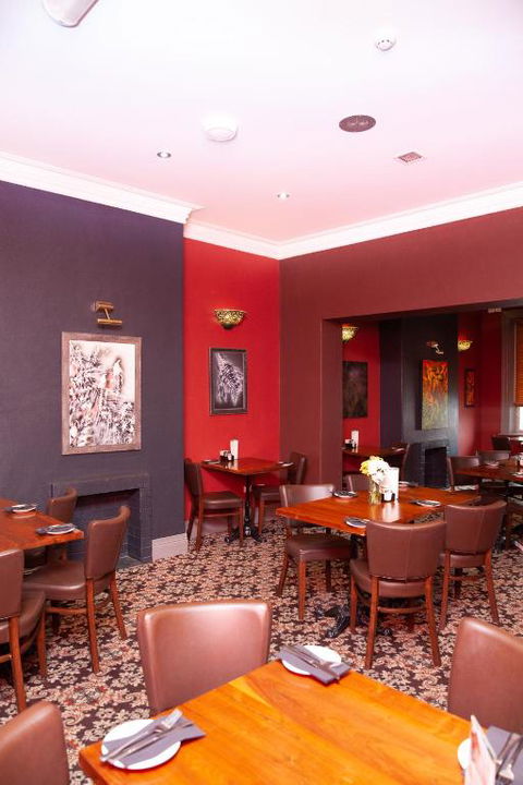 Royal Hotel Singleton - Dalby Accommodation 3