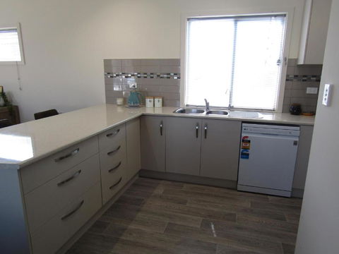 Royston Retreat - Dalby Accommodation 2