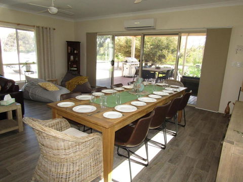 Royston Retreat - Dalby Accommodation 3
