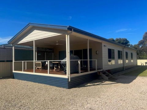 Royston Retreat - Dalby Accommodation 0
