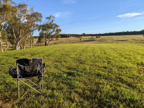 Rustic Cabin With Moon Bathing For A City Escape - Dalby Accommodation 3