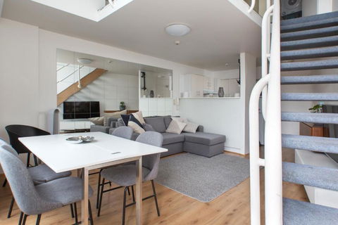 S203S - The Loft By Darling Harbour - Dalby Accommodation 1