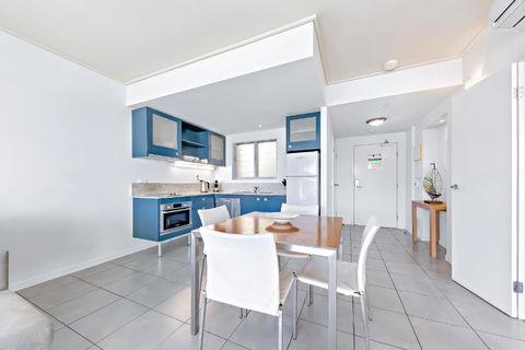 Sails On The Sea - Club Wyndham - Dalby Accommodation 3