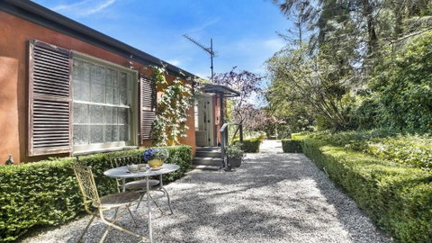 Saint Eloi Le Jardin - Dalby Accommodation 2