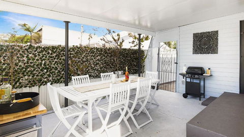 Salamander Sweet Foreshore Drive - Dalby Accommodation 0