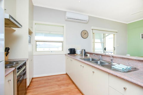 Salt - Aldinga Beach - C21 SouthCoast Holidays - Dalby Accommodation 2