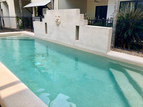 Salt & Sand - Tropical Oasis Footsteps To Beach - Dalby Accommodation 2