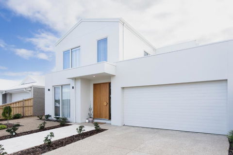 Saltwater Lux, 4 Bdrm, 3 Bath, Golf, Weddings, Beaches, Adventure Park - Dalby Accommodation 0