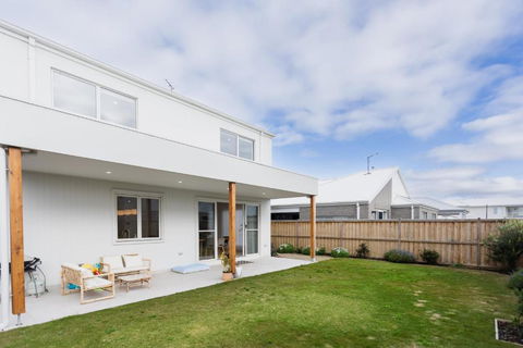 Saltwater Lux, 4 Bdrm, 3 Bath, Golf, Weddings, Beaches, Adventure Park - Dalby Accommodation 3