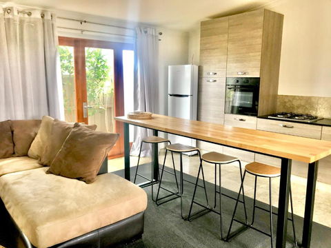 Salty Blue Beach House - Dalby Accommodation 3