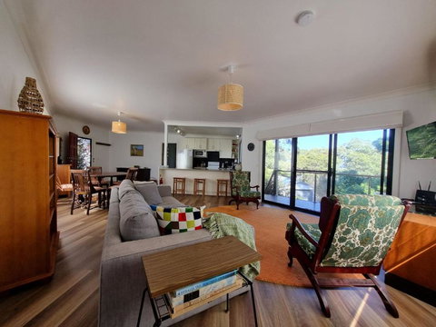 Salty Dog - Dalby Accommodation 0