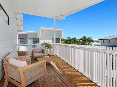 Salty Haven - Dalby Accommodation 1