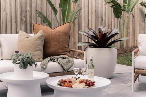 SALTY PALMS By The Sea - TWO - Dalby Accommodation 3