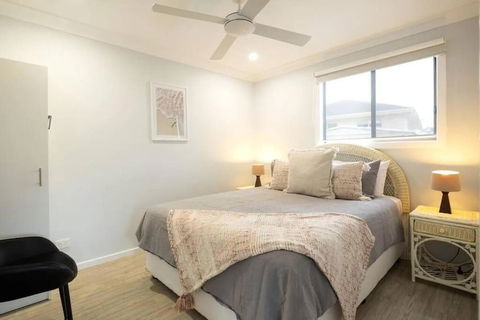 Salty Vibes - Dalby Accommodation 0