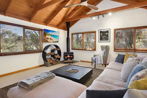 Samsara Blue Mountains - Dalby Accommodation 0