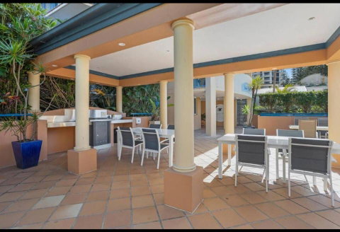 San Mateo On Broadbeach - Dalby Accommodation 1