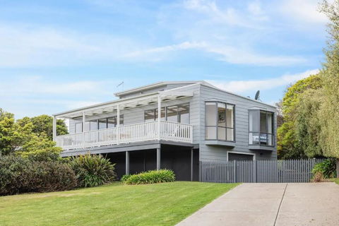 San Remo Panorama By Ready Set Stay - BYO LINEN & TOWELS - Dalby Accommodation 2