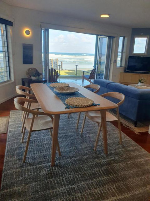 Sanbah-Surf, Views, Beach - Dalby Accommodation 2