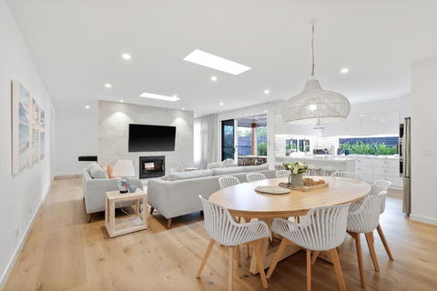 Sanctuary Of Hope By Ready Set Stay - Cowes - Dalby Accommodation 2