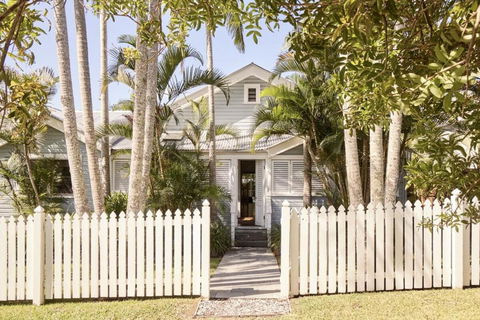 Sanctuary Spaces - Kia Ora Byron - Dalby Accommodation 1