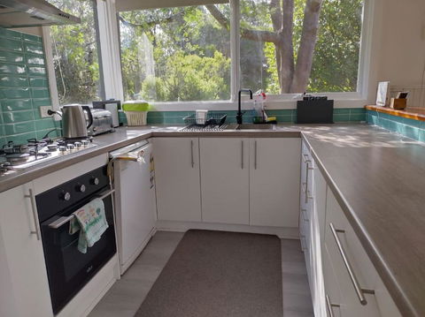 Sanders Beach House - Dalby Accommodation 2