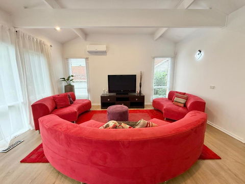 Sanrio Dream Villa Family Retreat With Views - Dalby Accommodation 3