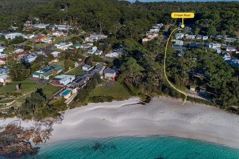 Sandlines At Hyams Beach - Dalby Accommodation 1
