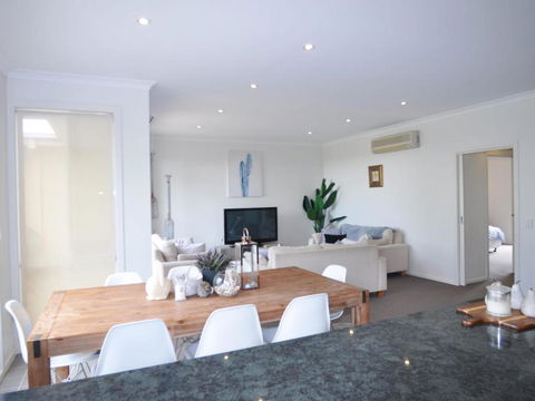 Sandpiper 3 - Close To Town And Beach - Dalby Accommodation 0