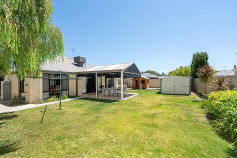 Sandpiper House - Family & Pet Friendly - Dalby Accommodation 1