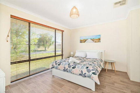 Sandpiper House - Family & Pet Friendly - Dalby Accommodation 3