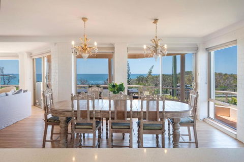 Sandrift One - Oceanstays - Dalby Accommodation 2